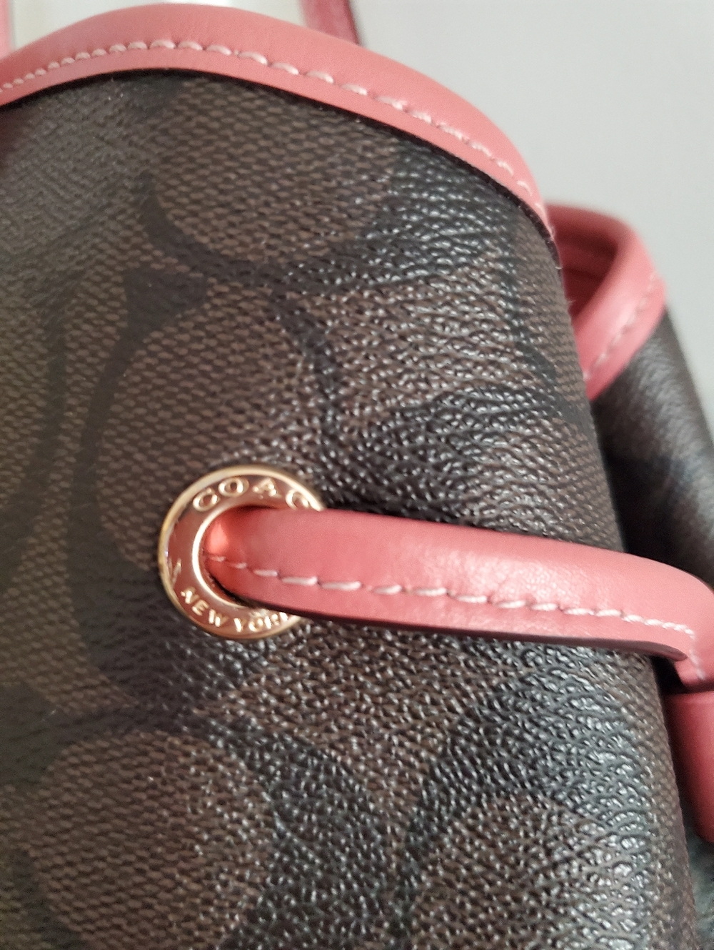 Coach Drawstring Carryall in Signature Canvas, model F57842 And Coach Dustbag - Picture 9 of 16